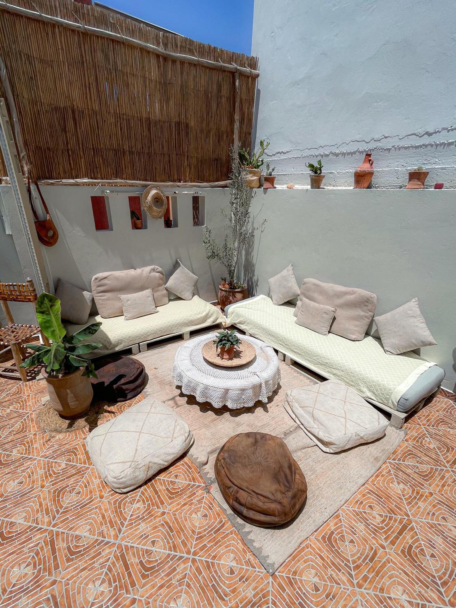 Desart Hostel Tamraght Екстериор снимка
